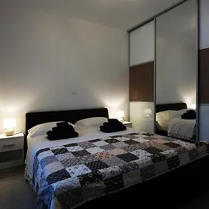Deluxe Joia With Balcony On The Bacvice, Free Parking, Old Town, Near Ferry Port Split